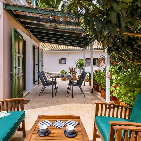 Theasea House Apartment